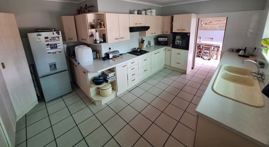 3 Bedroom Property for Sale in Wavecrest Eastern Cape